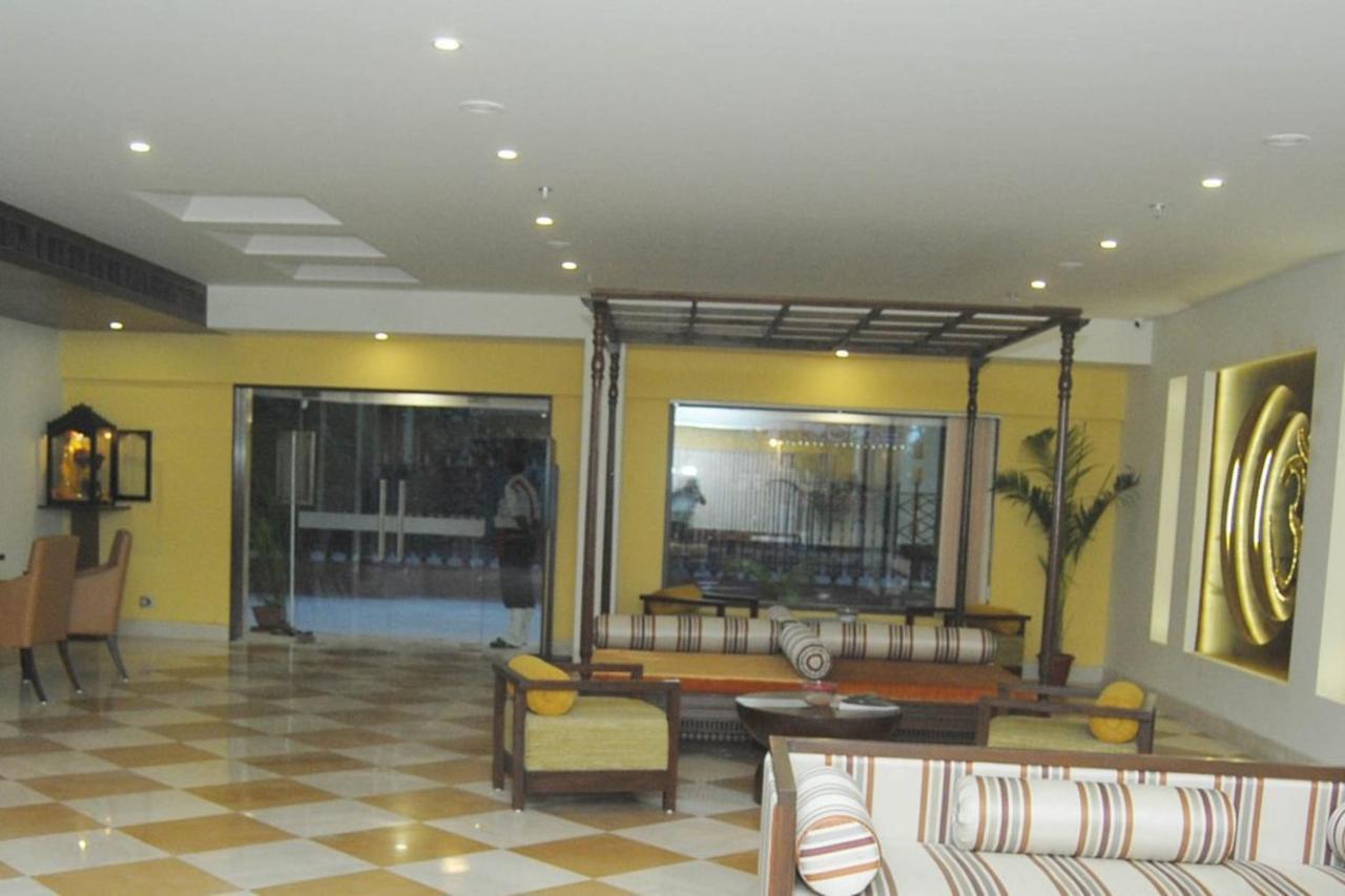 Hotel Abigail Goradia'S Shirdi Exteriör bild