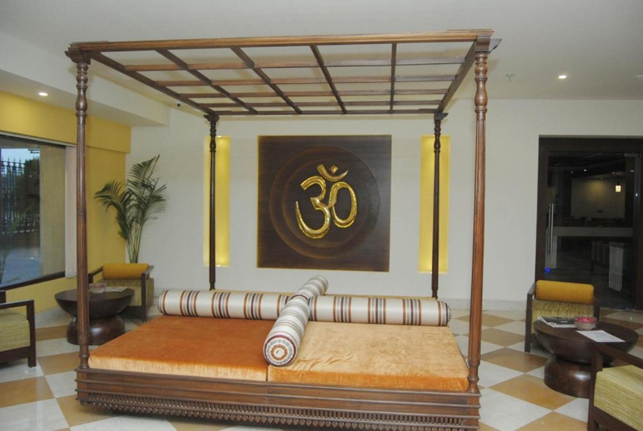Hotel Abigail Goradia'S Shirdi Exteriör bild