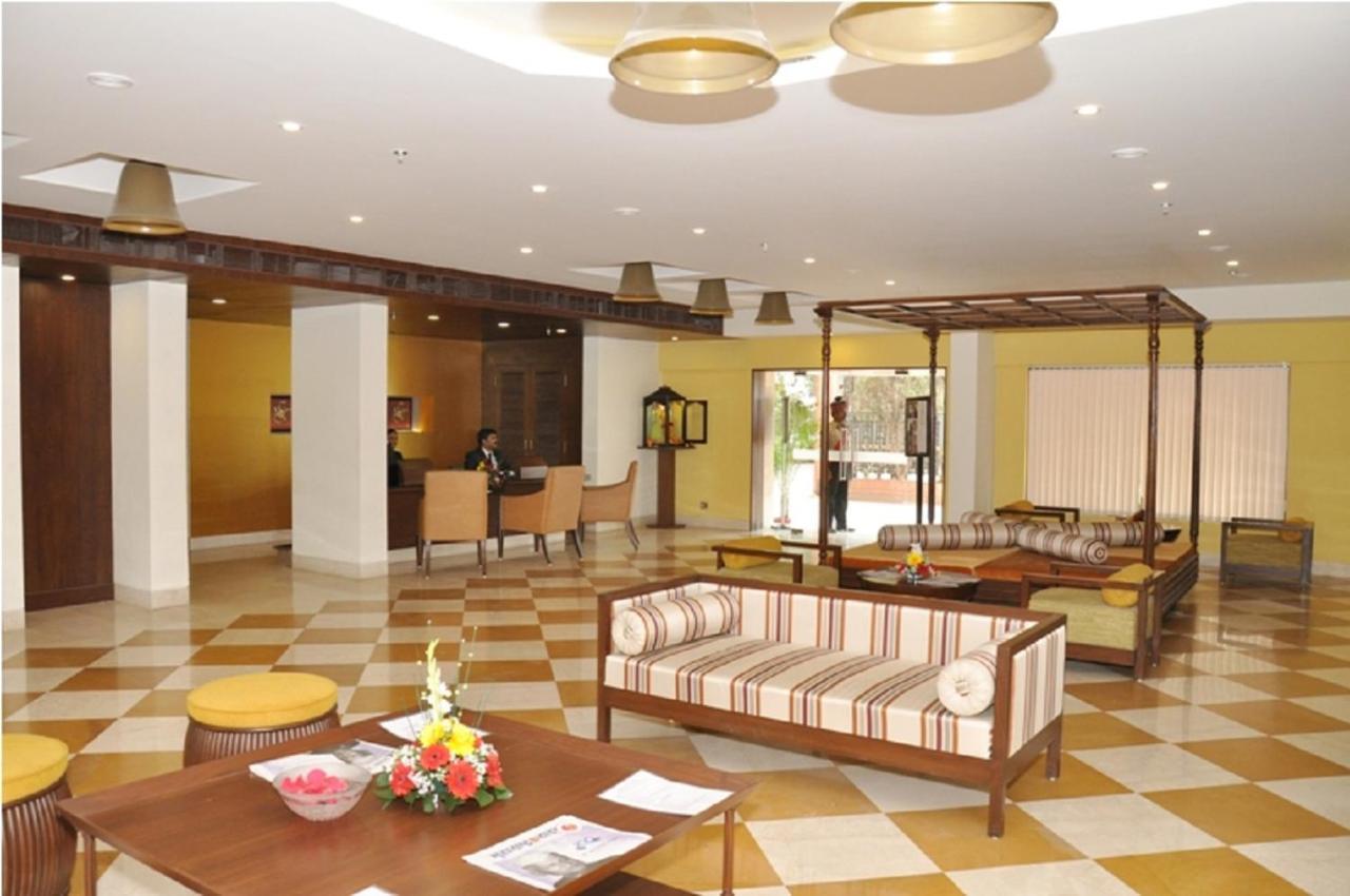 Hotel Abigail Goradia'S Shirdi Exteriör bild