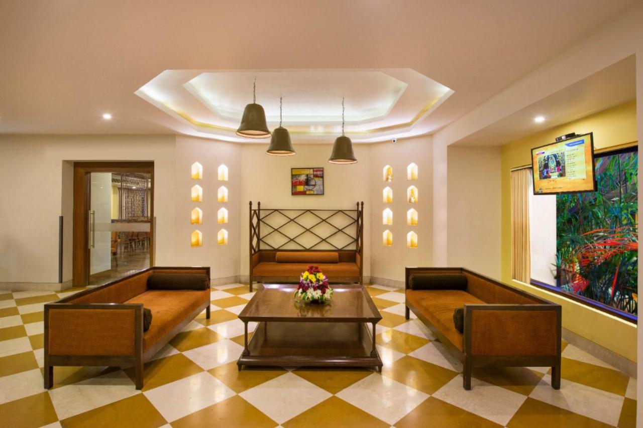 Hotel Abigail Goradia'S Shirdi Exteriör bild