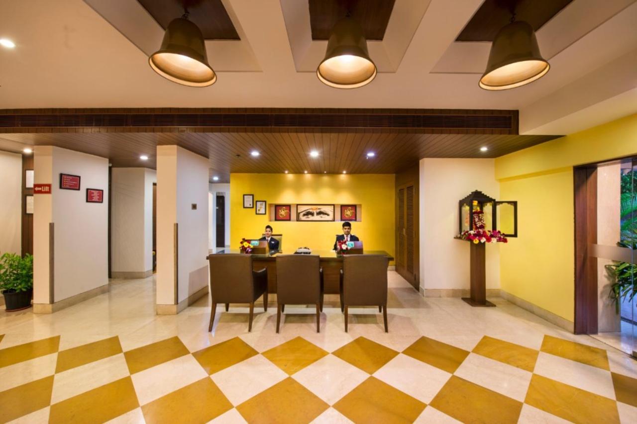Hotel Abigail Goradia'S Shirdi Exteriör bild