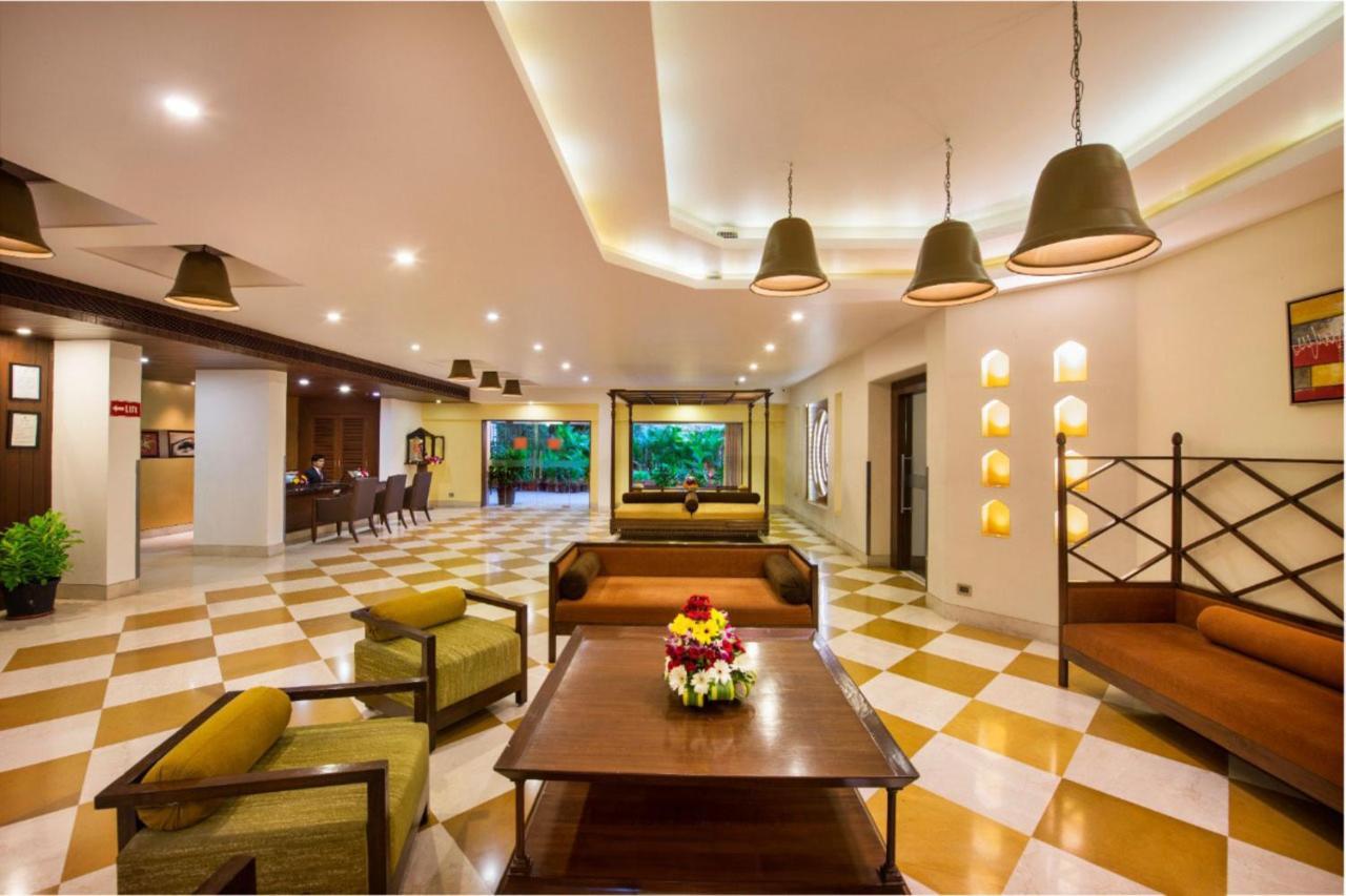 Hotel Abigail Goradia'S Shirdi Exteriör bild