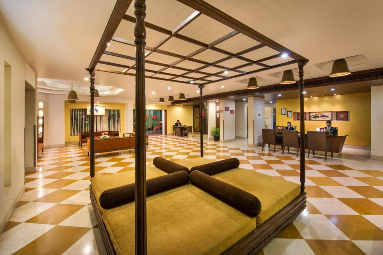 Hotel Abigail Goradia'S Shirdi Exteriör bild