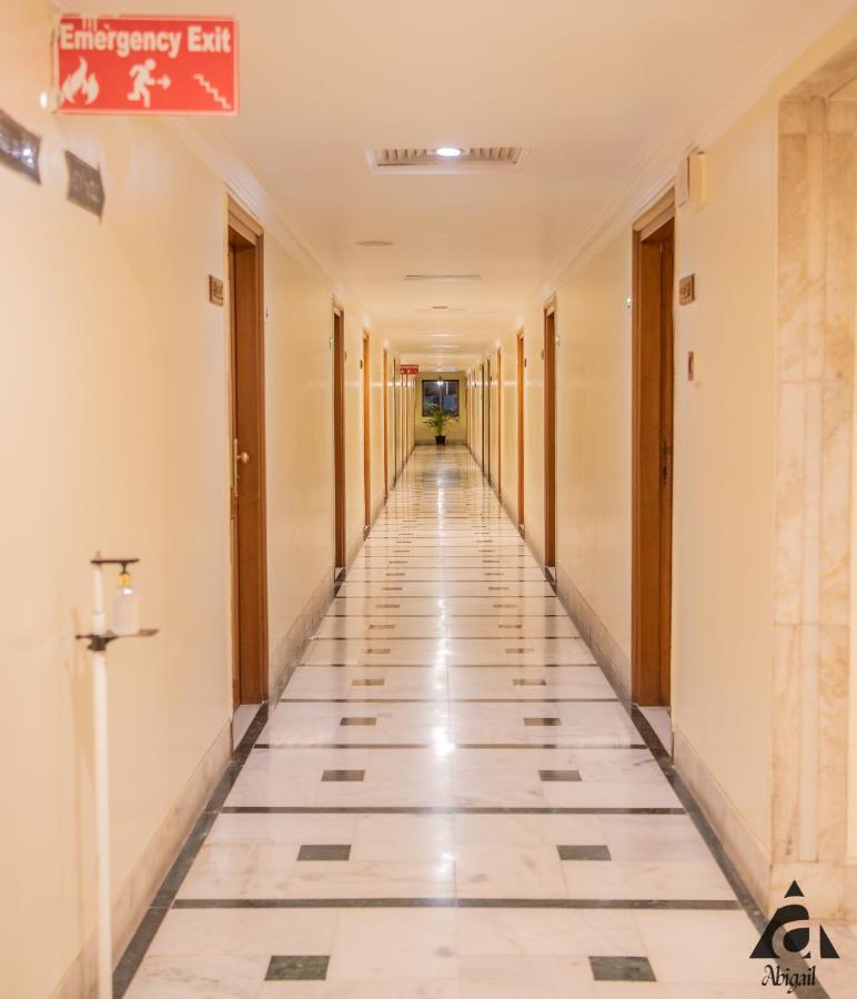 Hotel Abigail Goradia'S Shirdi Exteriör bild